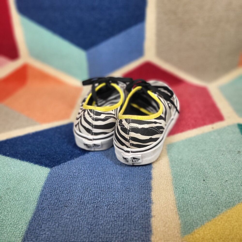 Vans Zebra Animal Print Shoes Women’s [Size 8] Yellow Trim‎ Lace-Up Low Tops - Picture 4 of 6